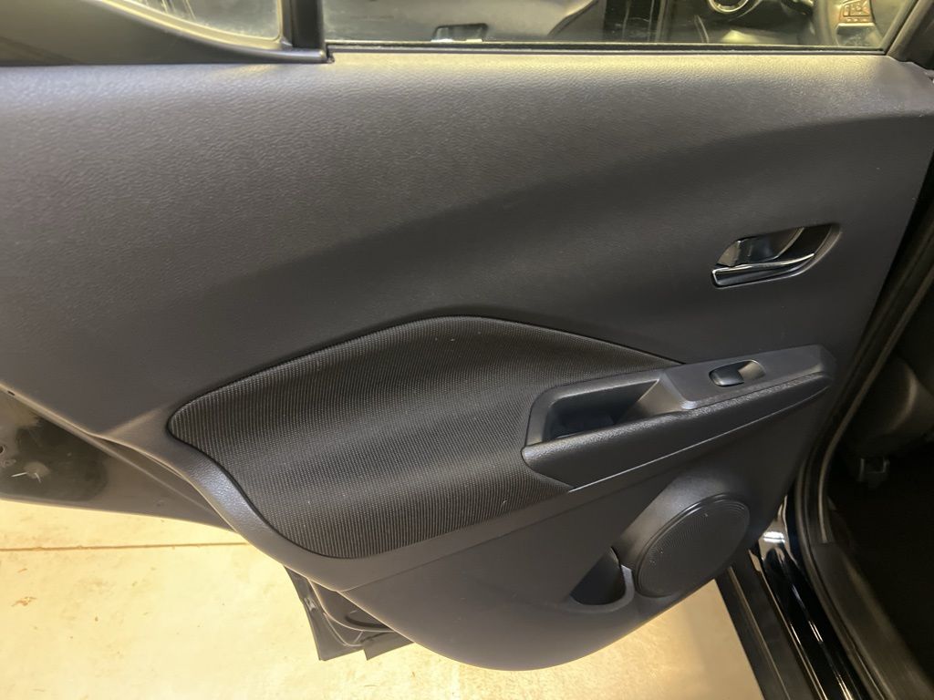 2023 Nissan Kicks SV photo