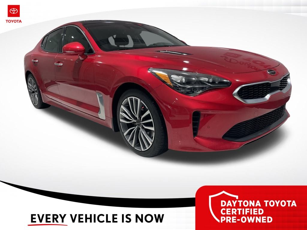 2019 Kia Stinger Premium's photo