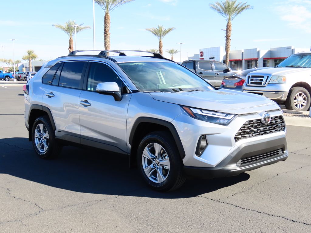 2025 Toyota RAV4 LE 3