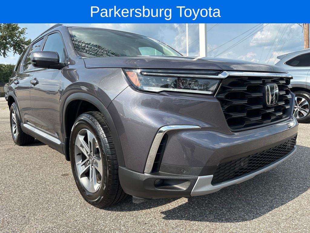 Gray (Modern Steel) 2025 Honda Pilot SUV / Crossover All-Wheel Drive Automatic