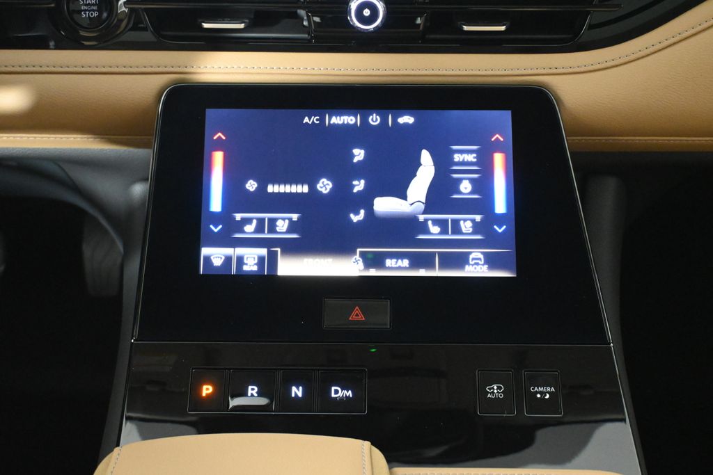 Thumbnail: 2026 INFINITI QX80 - 18