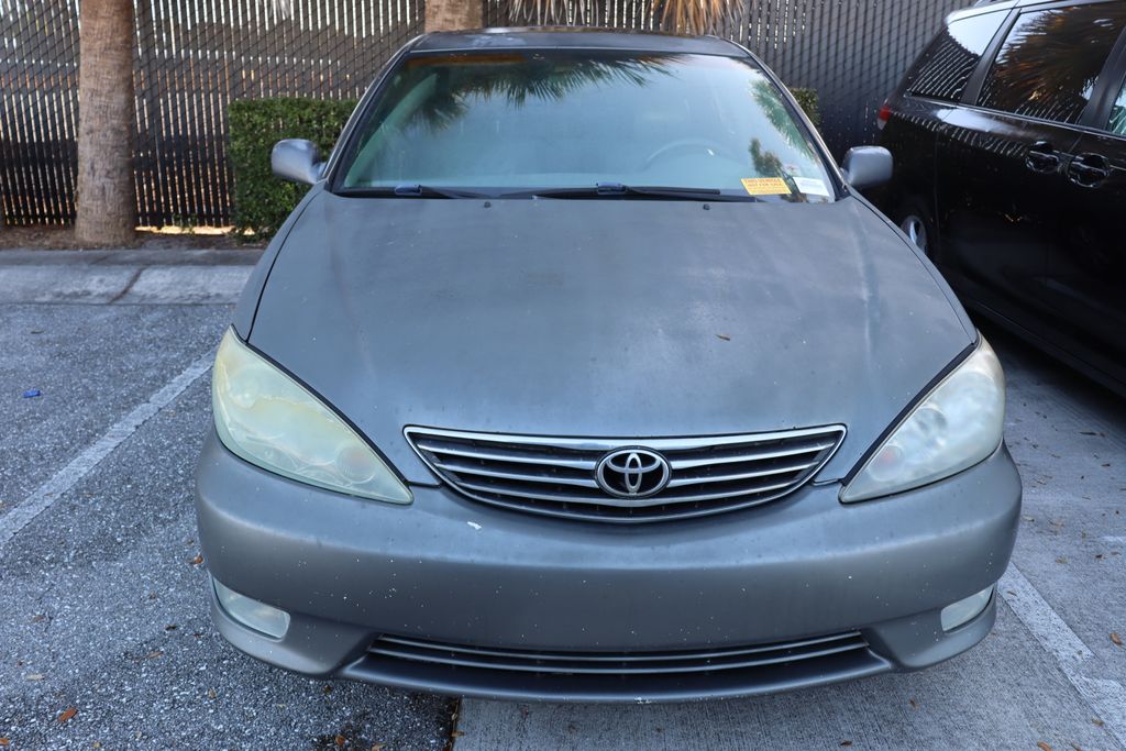 2005 Toyota Camry XLE 5