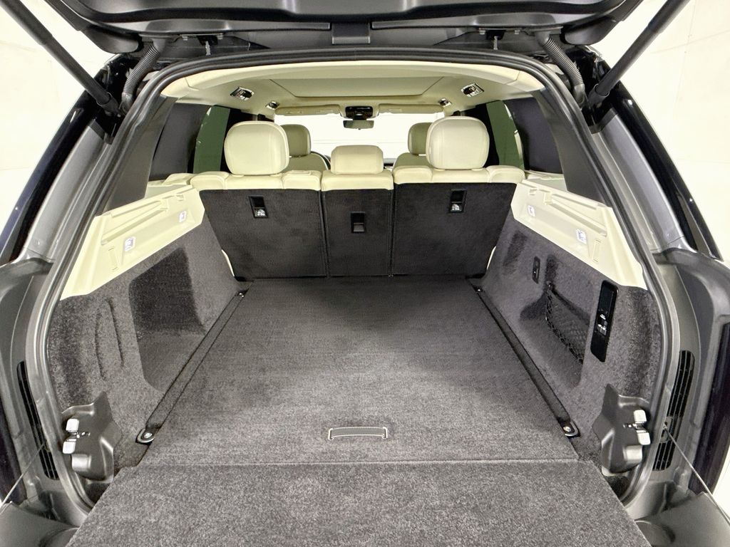 Thumbnail: 2023 Land Rover Range Rover - 27