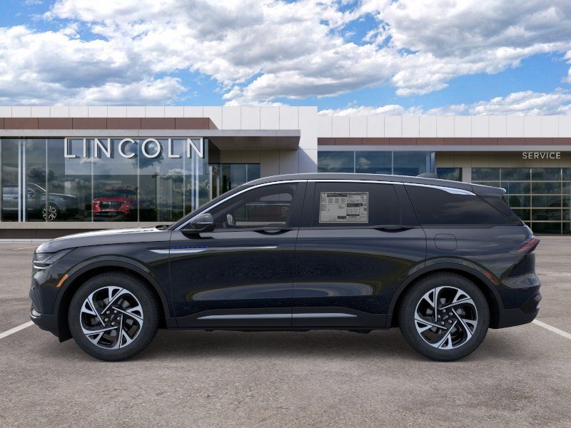 Thumbnail: 2026 Lincoln Nautilus - 3