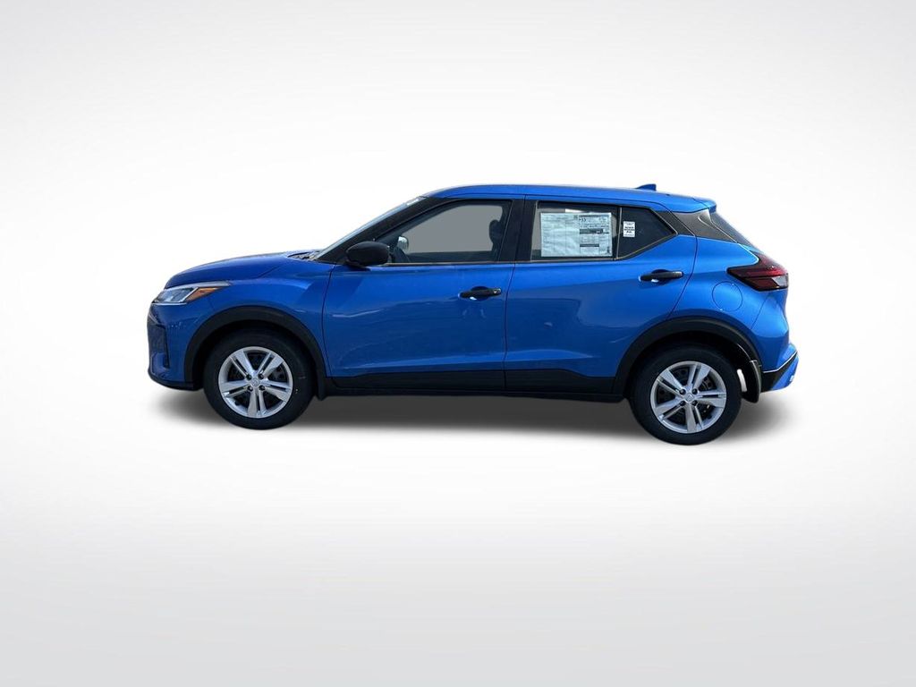 2025 Nissan Kicks S photo