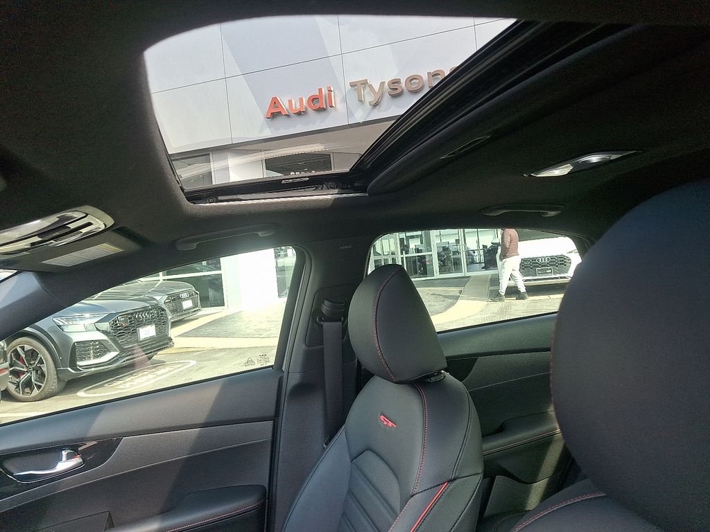 Thumbnail: 2024 Kia Forte - 14