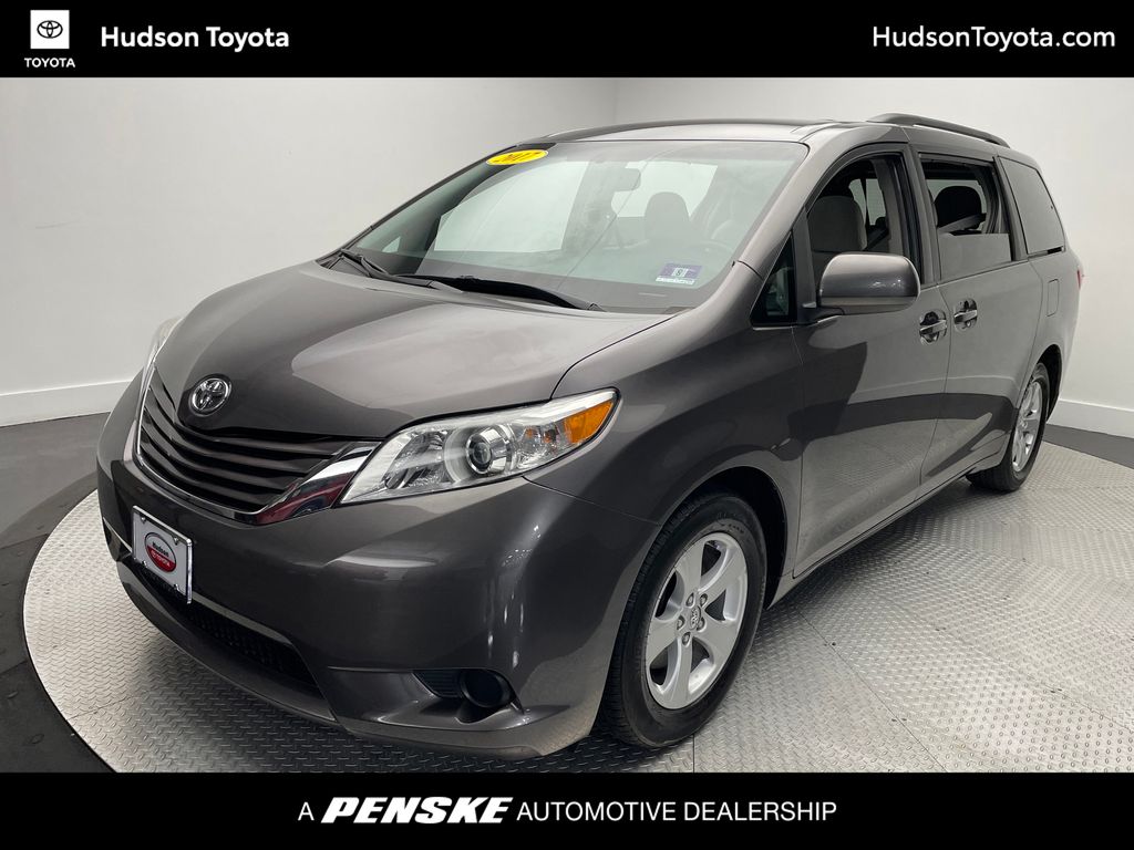 Thumbnail: 2017 Toyota Sienna - 1