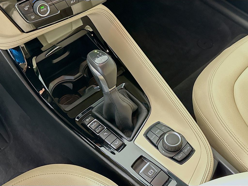 Thumbnail: 2016 BMW X1 - 16