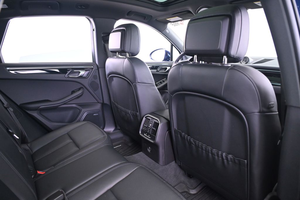 2024 Porsche Macan  21