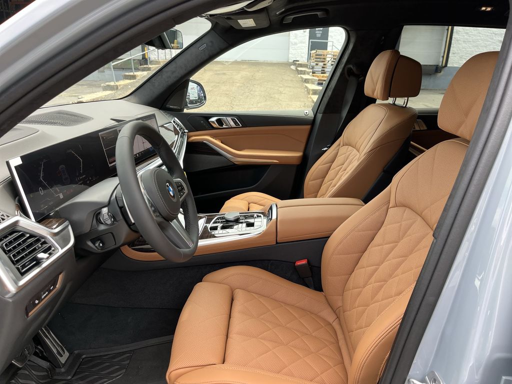 Thumbnail: 2026 BMW X7 - 11