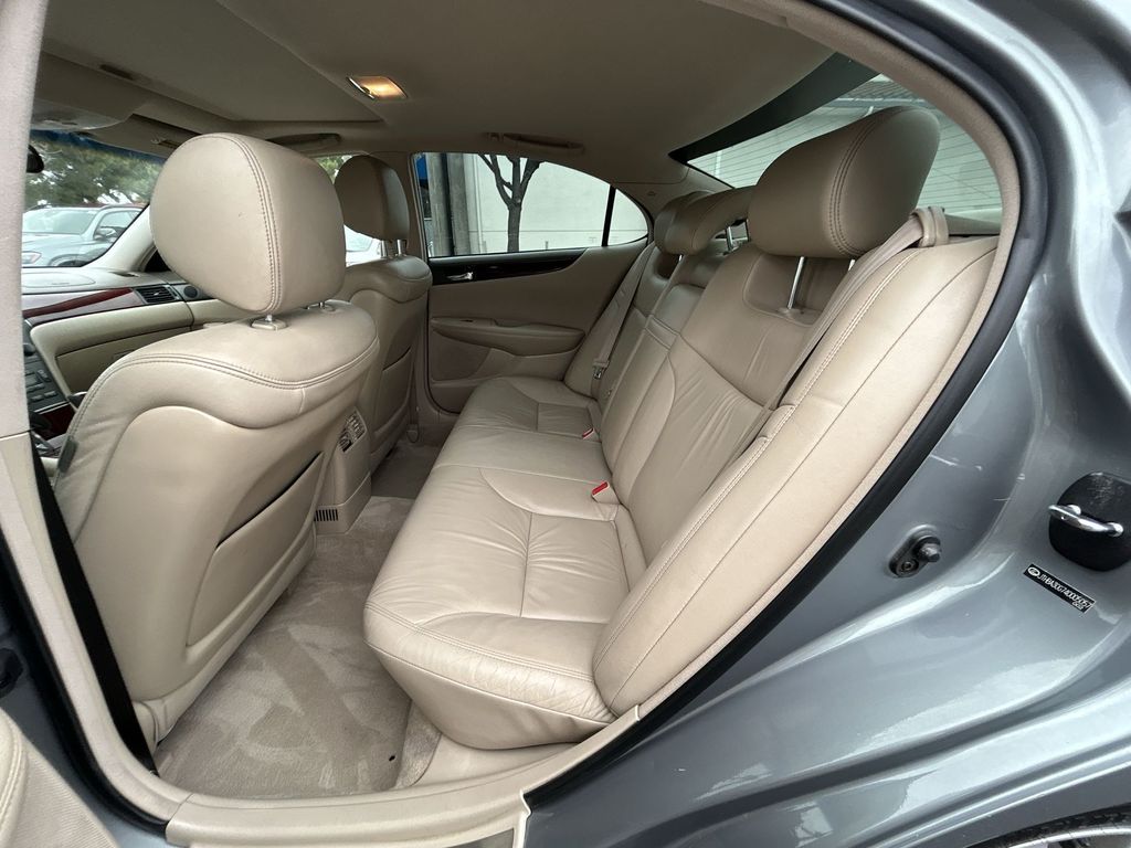 Thumbnail: 2004 Lexus ES - 21