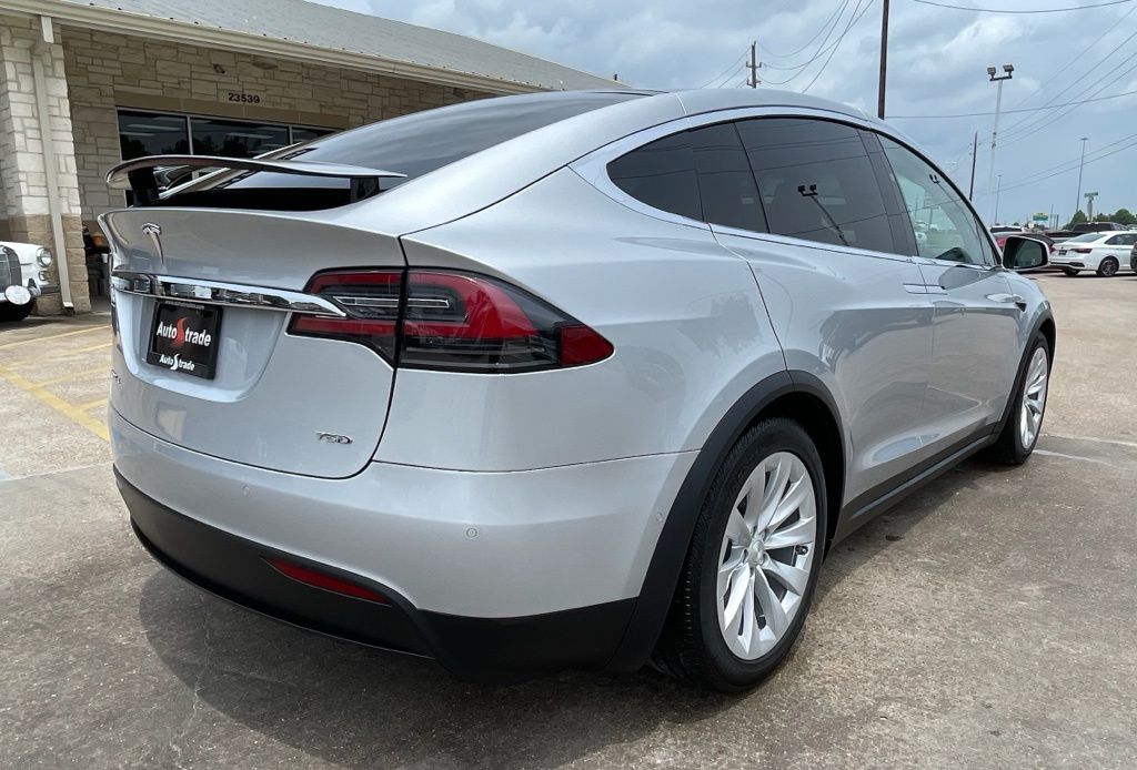 2018 Tesla Model X 75D Silver at Autostrade