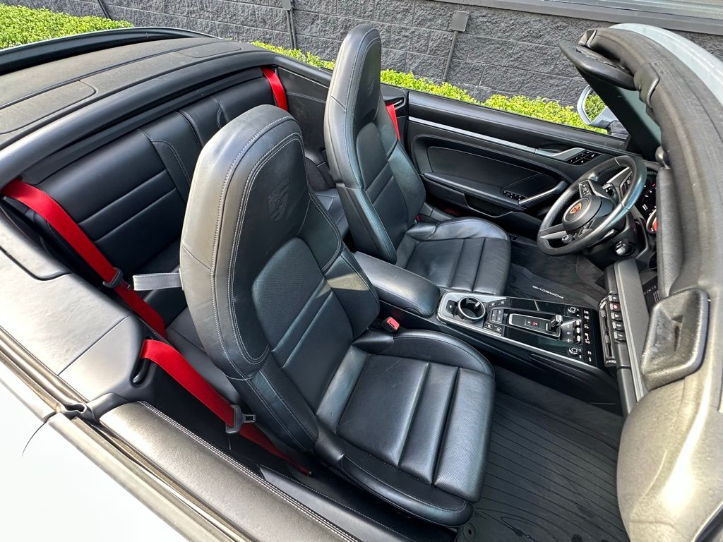 Thumbnail: 2020 Porsche 911 - 14