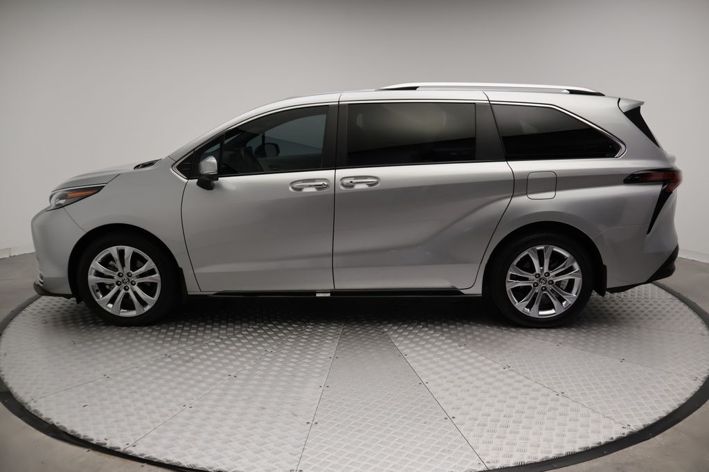 Thumbnail: 2024 Toyota Sienna - 12