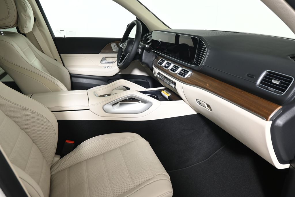 Thumbnail: 2026 Mercedes-Benz GLS - 21