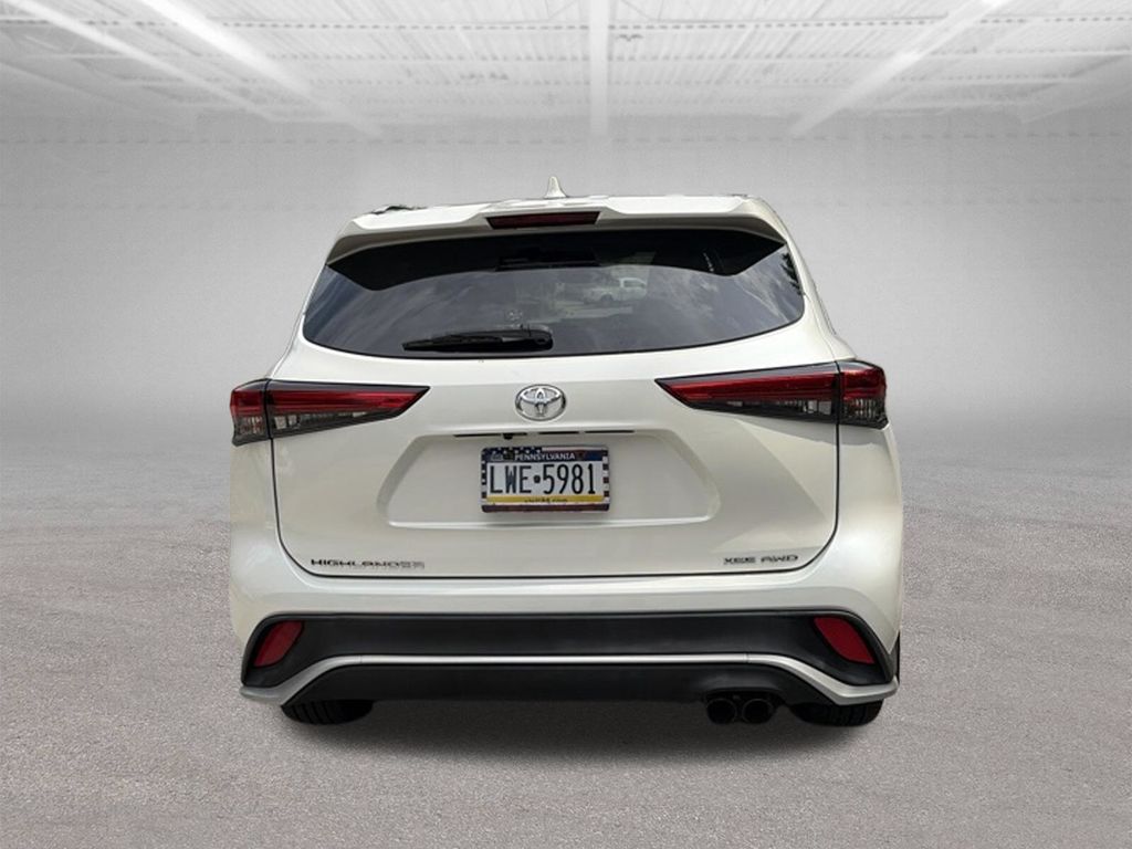 2021 Toyota Highlander XSE White at Phil Fitts Ford