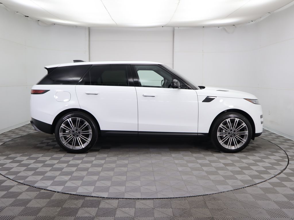 2025 Land Rover Range Rover Sport SE 4