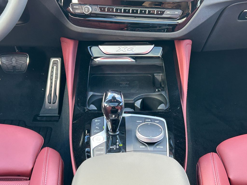 Thumbnail: 2025 BMW X4 - 26