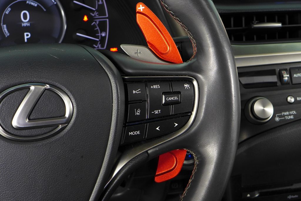 Thumbnail: 2021 Lexus ES - 28