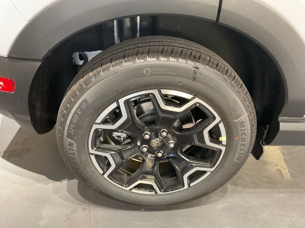 New 2025 White Ford Outer Banks image 19