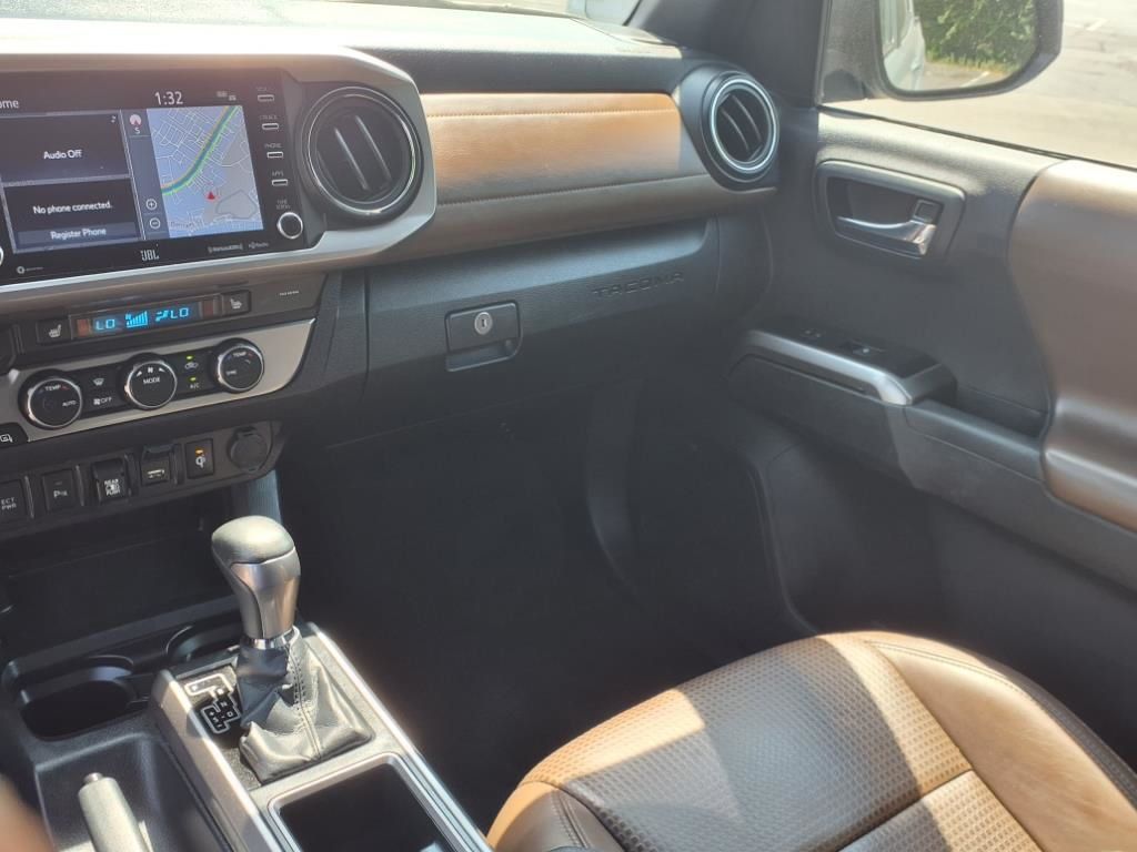 2021 Toyota Tacoma Limited photo 11