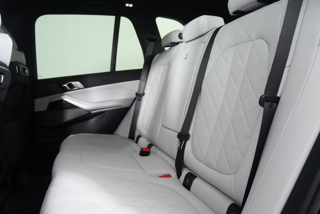 Thumbnail: 2026 BMW X5 - 15