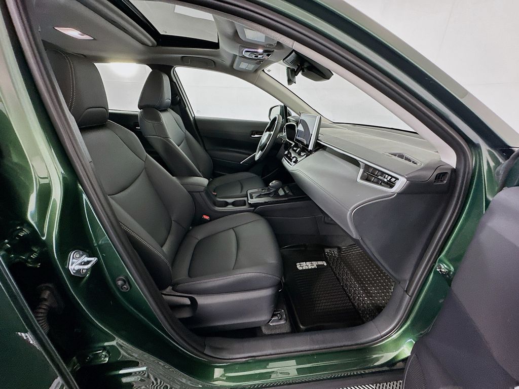 Thumbnail: 2026 Toyota Corolla Cross - 28