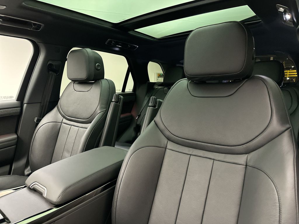 Thumbnail: 2025 Land Rover Range Rover Sport - 8