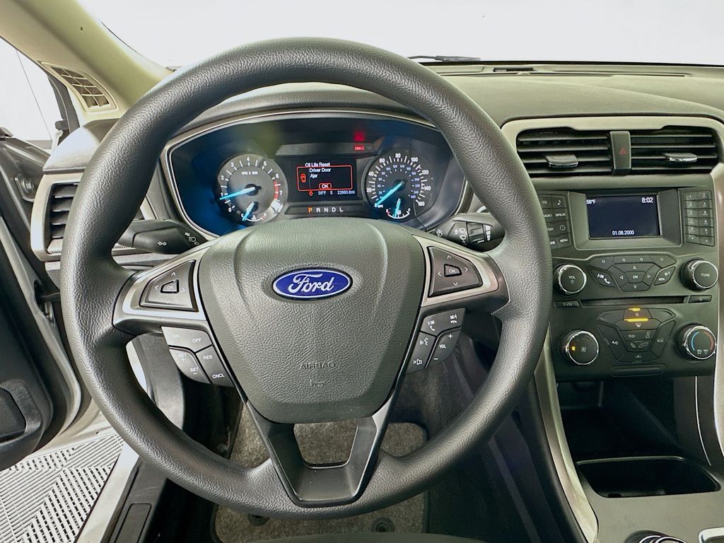 2018 Ford Fusion SE 11