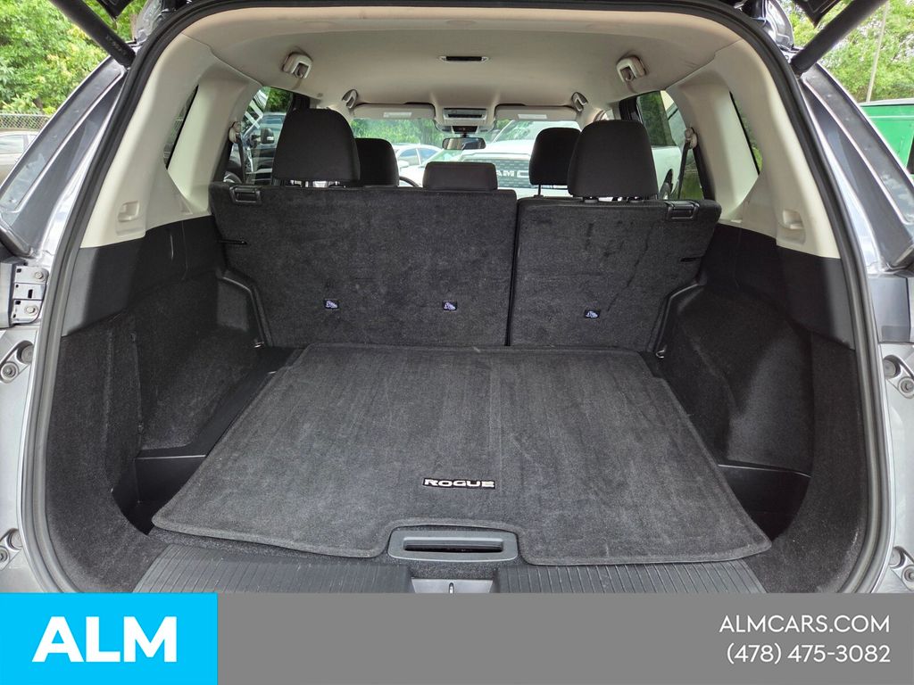 Used 2025 Gray Nissan SV image 11