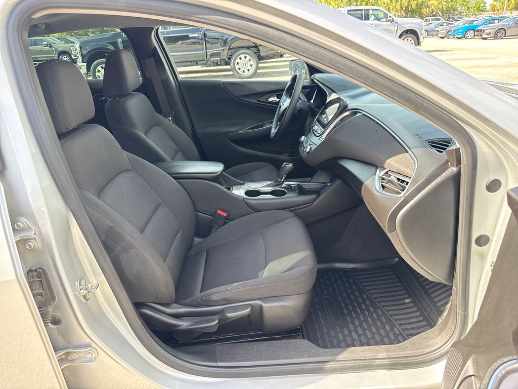 Used 2018 Silver Chevrolet LT image 24