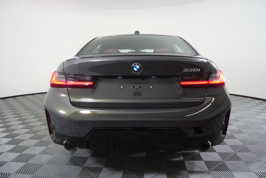 Thumbnail: 2026 BMW 3 Series - 4