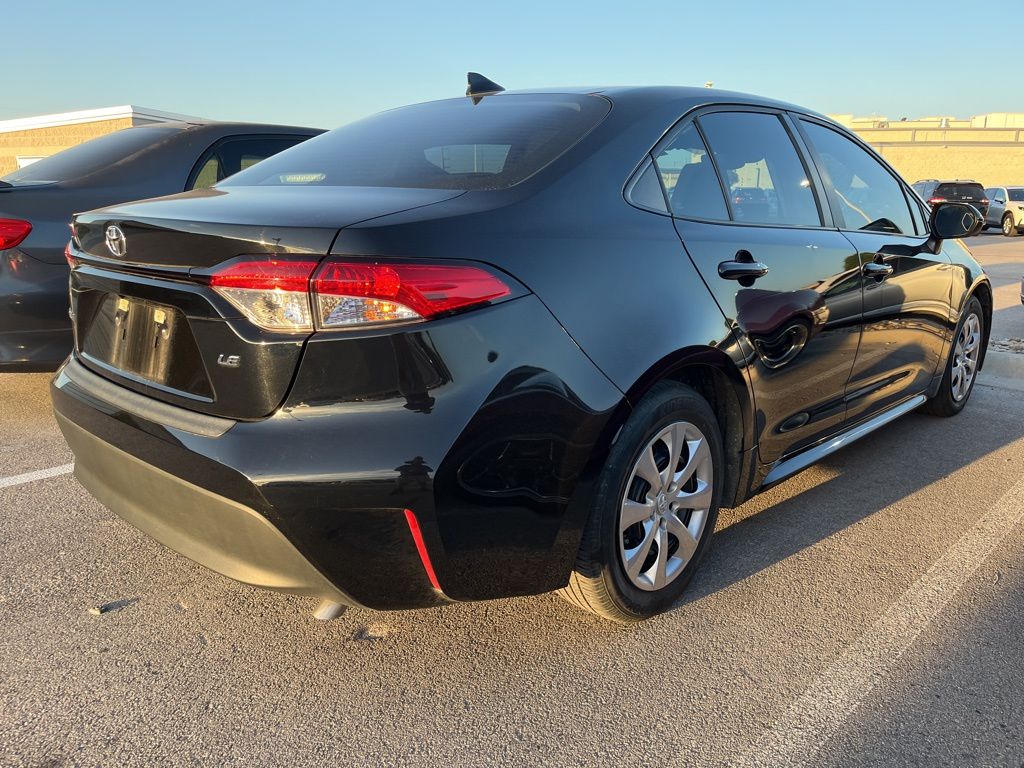 Thumbnail: 2023 Toyota Corolla - 3