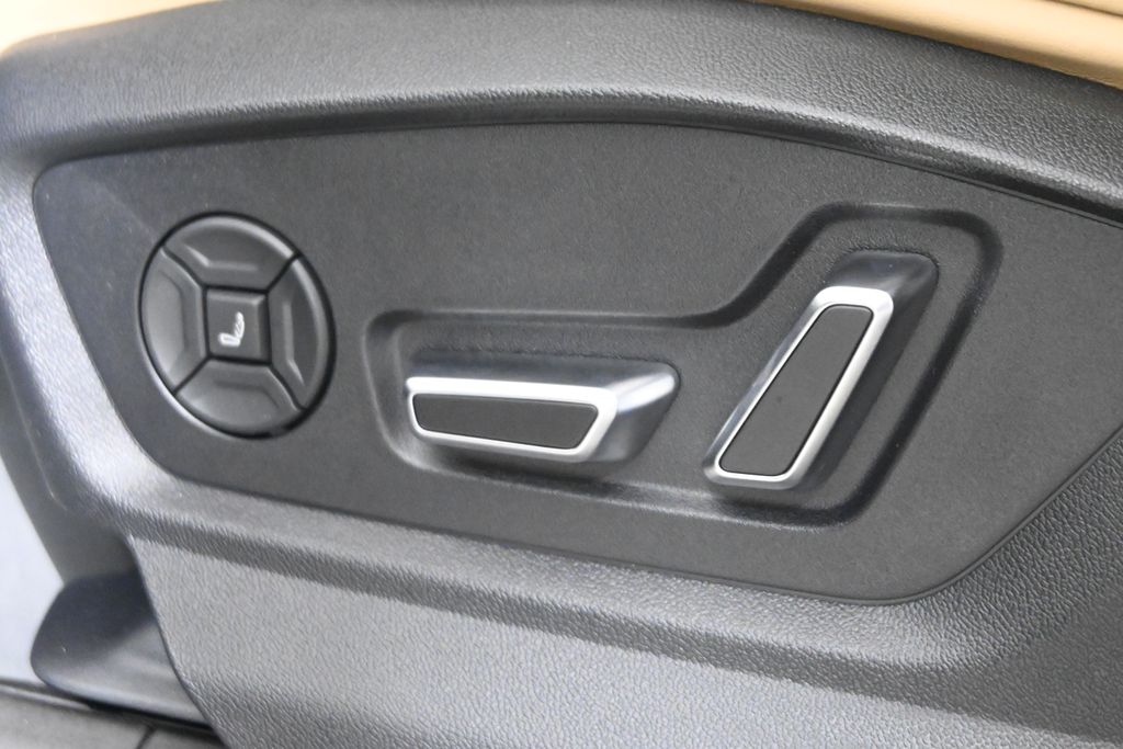 Thumbnail: 2026 Audi Q8 - 29