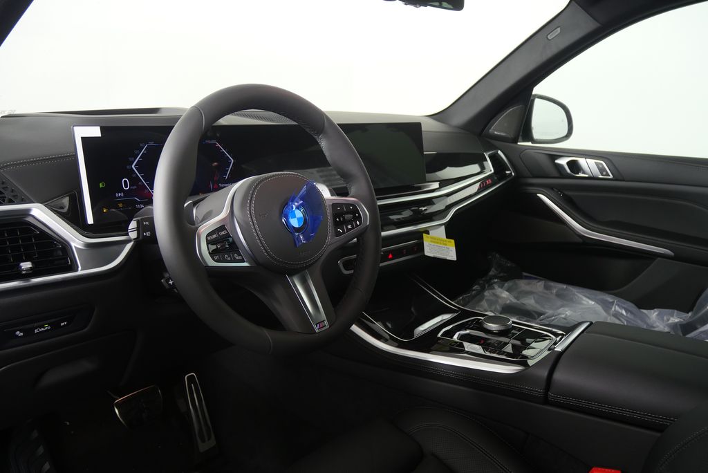 Thumbnail: 2026 BMW X5 - 13