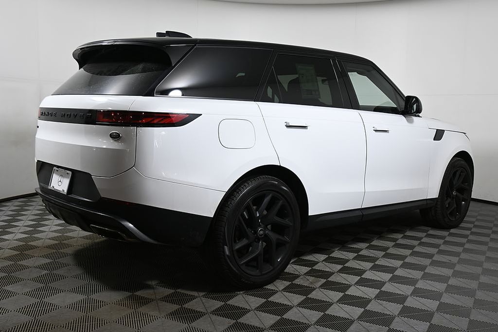 Thumbnail: 2023 Land Rover Range Rover Sport - 7