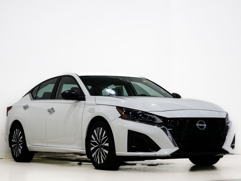 Pearl White Tricoat 2024 Nissan Altima 2.5 SV FWD Sedan Front-Wheel Drive Continuously Variable Transmission