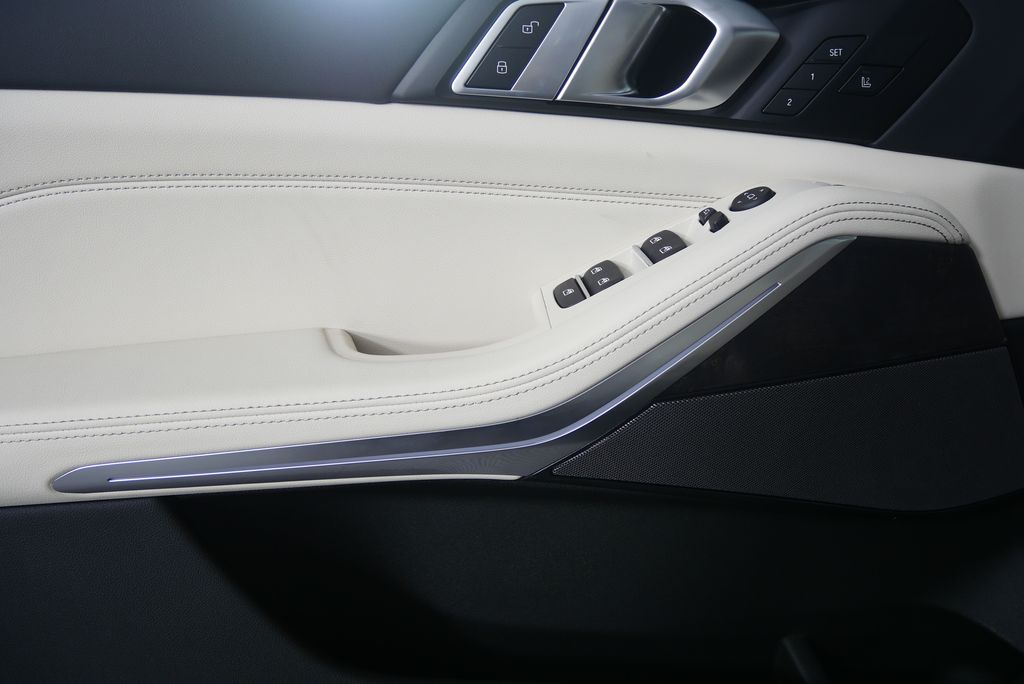 Thumbnail: 2026 BMW X5 - 8