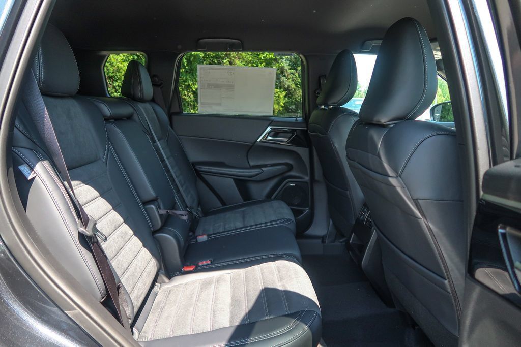 2026 Mitsubishi Outlander LE 2.5 S-AWC