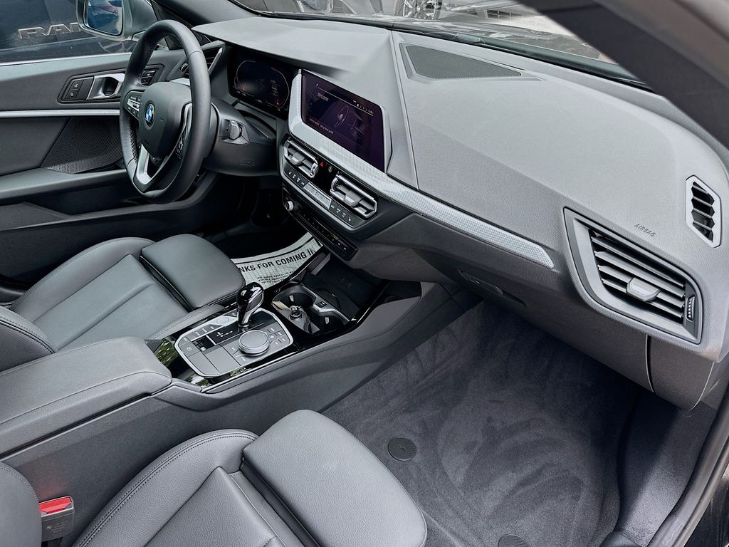 Thumbnail: 2024 BMW 2 Series - 31