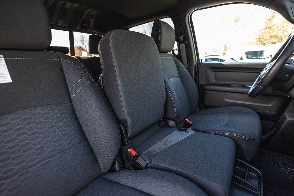 2026 Ram 2500 Black Express Tradesman thumbnail 30