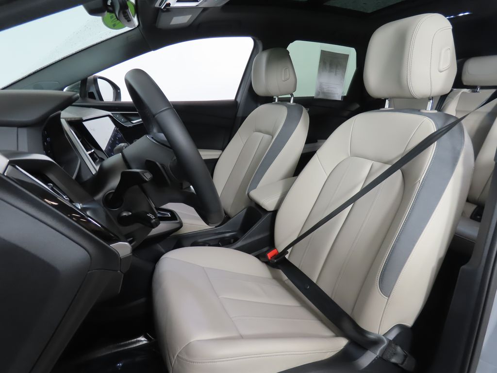 Thumbnail: 2025 Audi Q4 e-tron - 29