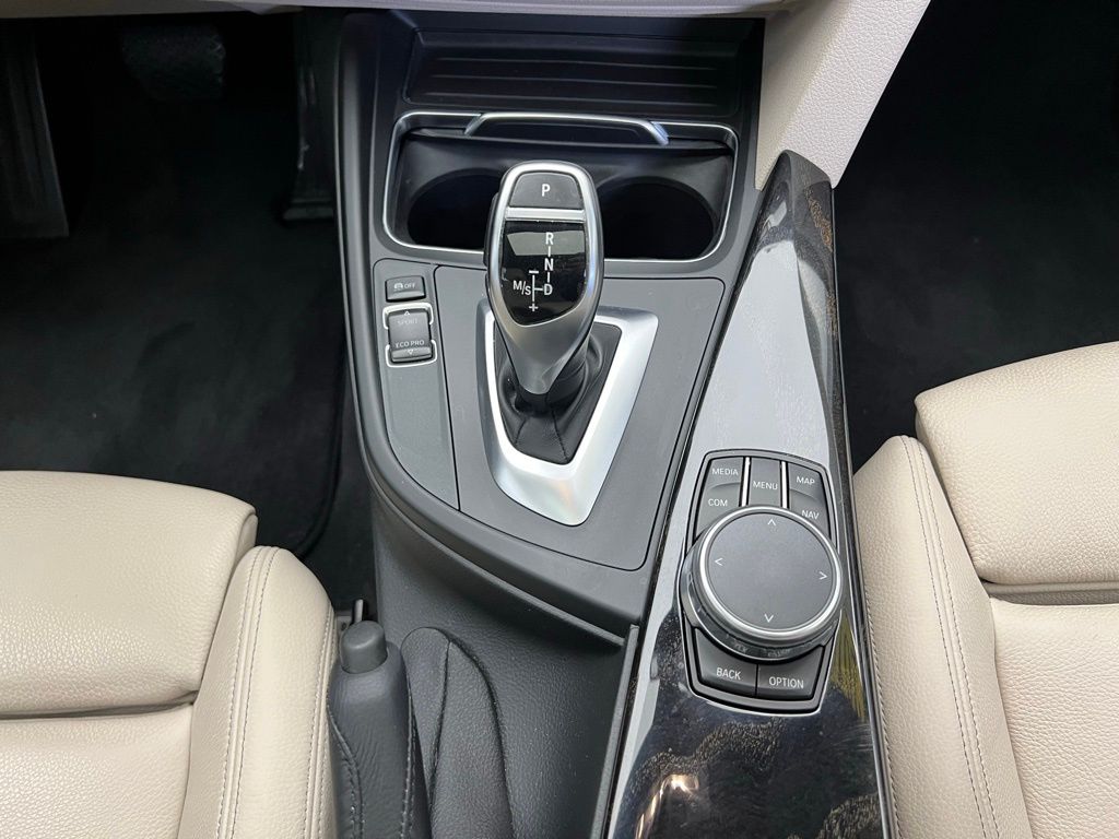 Thumbnail: 2018 BMW 3 Series - 12