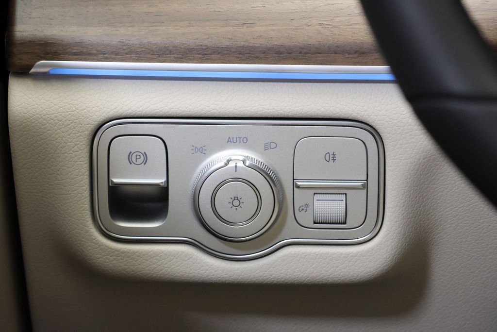 Thumbnail: 2026 Mercedes-Benz GLE - 19