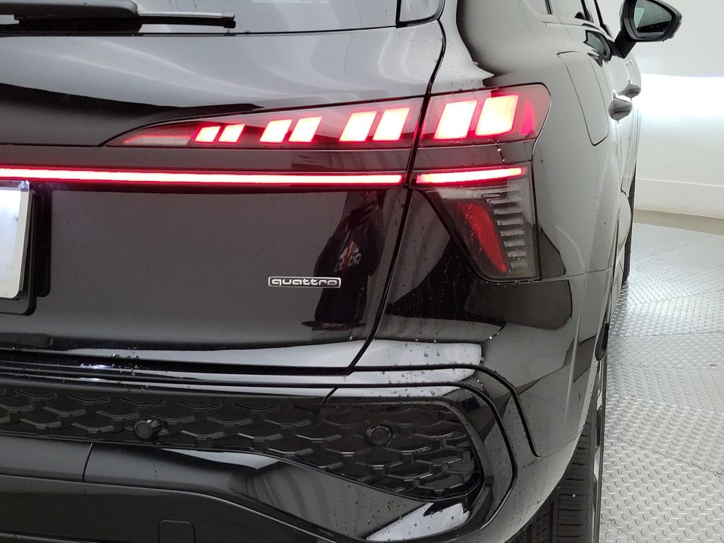 Thumbnail: 2026 Audi Q3 - 8