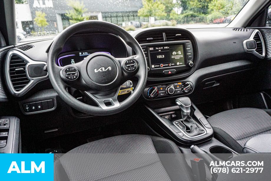2025 Kia Soul LX - Photo 28