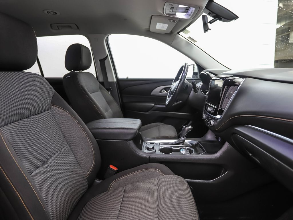 Thumbnail: 2020 Chevrolet Traverse - 32