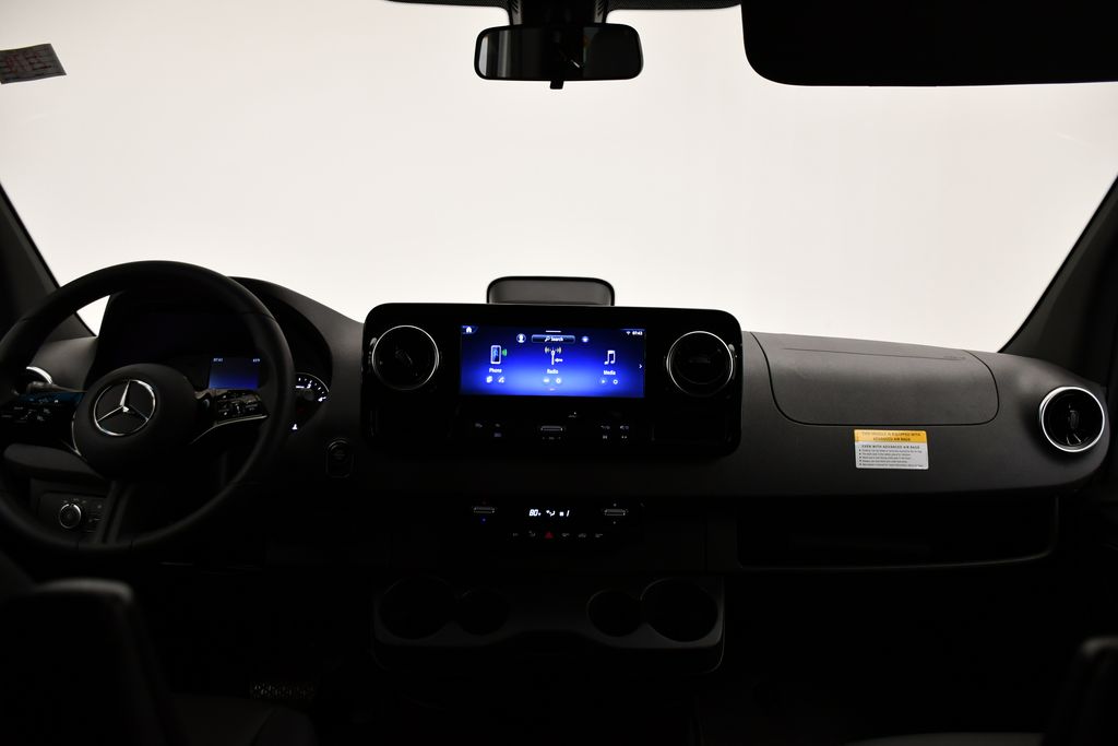 Thumbnail: 2026 Mercedes-Benz Sprinter - 11