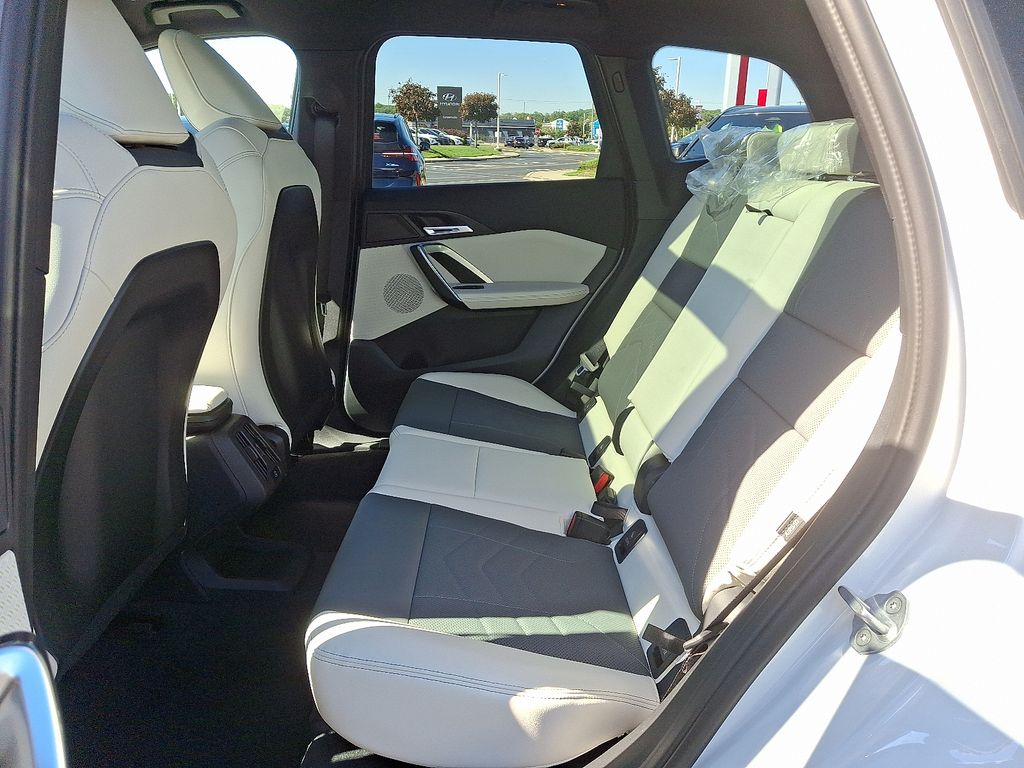 Thumbnail: 2026 BMW X1 - 5