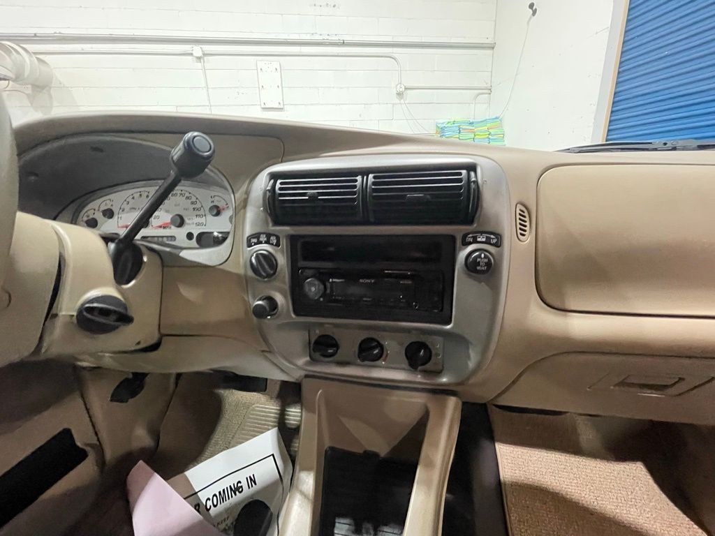 2004 Ford Explorer Sport Trac XLT - Photo 14